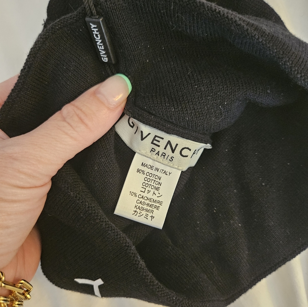 ***sold on vest.collective**Authentic Givency Beanie - Picture 3 of 6